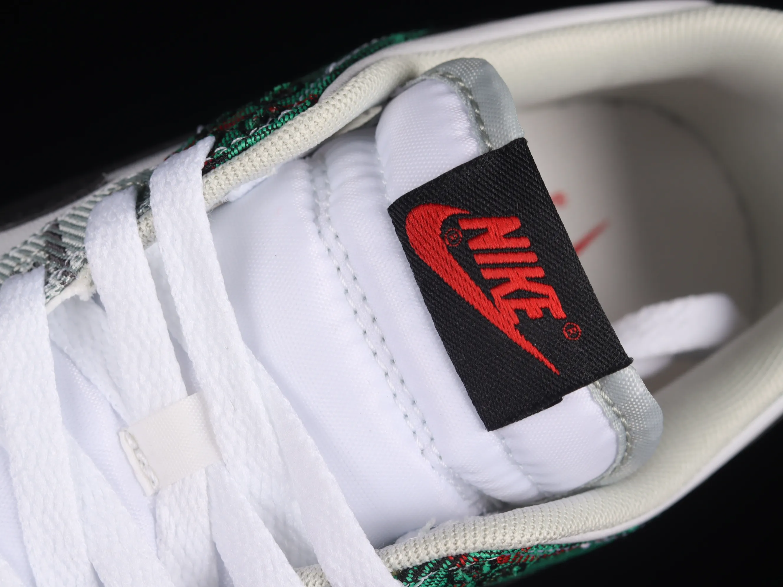 All categories Nk SB Dunk series Nk SB Dunk Low low-top sneakers Nk Dunk Low "Plaid" British style SB smashed backboard fashion casual sneakers DV0827-100